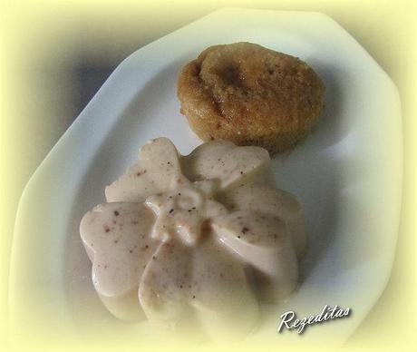 PANNACOTTA DE ALMENDRA SOBRE BIZCOCHO DE ALMENDRA