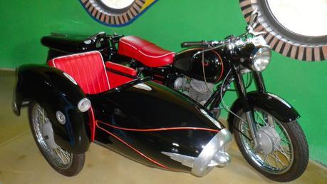 Visita a Hervás. Museo del Coche y la Moto Clásica