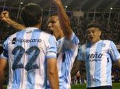Racing vence River acerca título