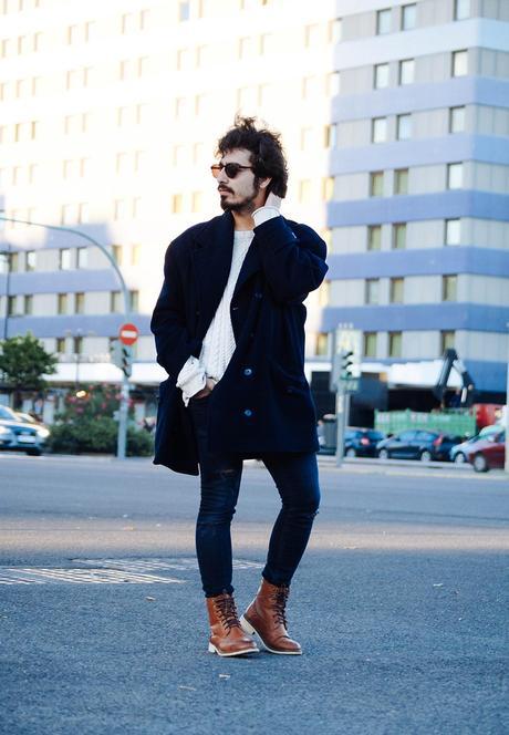 LOOKING TROUGHT Looking_trought_glamour_narcotico_vintage_coat_h&m_sweater_h&m__ripped_jeans_asos_boots_mouet_sunglasses_menswear_streetstyle_fashion_lifestyle_blog (3)
