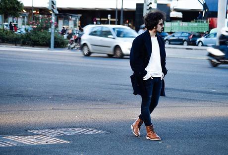 LOOKING TROUGHT Looking_trought_glamour_narcotico_vintage_coat_h&m_sweater_h&m__ripped_jeans_asos_boots_mouet_sunglasses_menswear_streetstyle_fashion_lifestyle_blog (5)