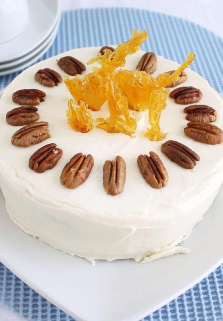 Torta de Piña y Plátano (Hummingbird Cake)