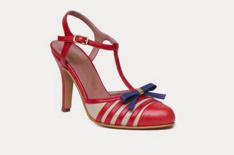 Bleu, blanc, rouge de pies a cabeza