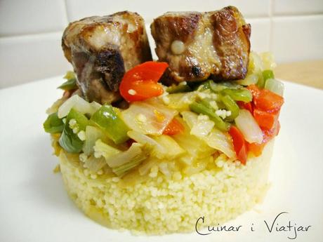 Cous-cous con verduras y costilla de cerdo