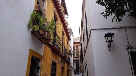 Paseando por un barrio de Sevilla