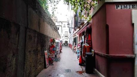 Paseando por un barrio de Sevilla