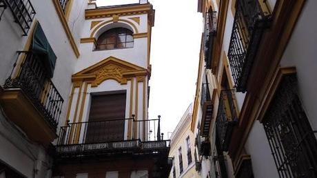 Paseando por un barrio de Sevilla