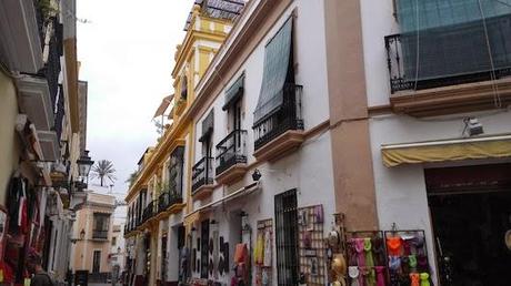 Paseando por un barrio de Sevilla