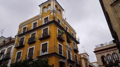 Paseando por un barrio de Sevilla