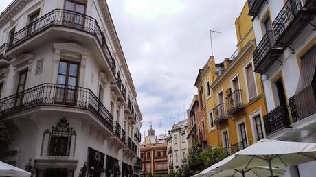 Paseando por un barrio de Sevilla