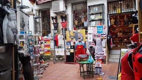 Paseando por un barrio de Sevilla