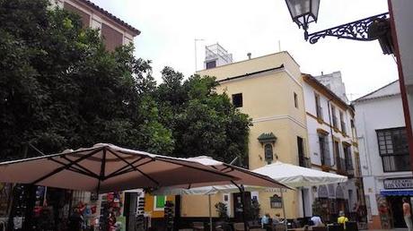 Paseando por un barrio de Sevilla