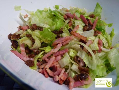 Ensalada tibia de lechuga con pasas