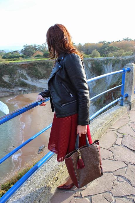 MIS LOOKS - FALDA VUELO GRANATE