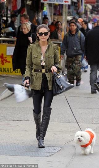 Estilo Olivia Palermo con botas mosqueteras