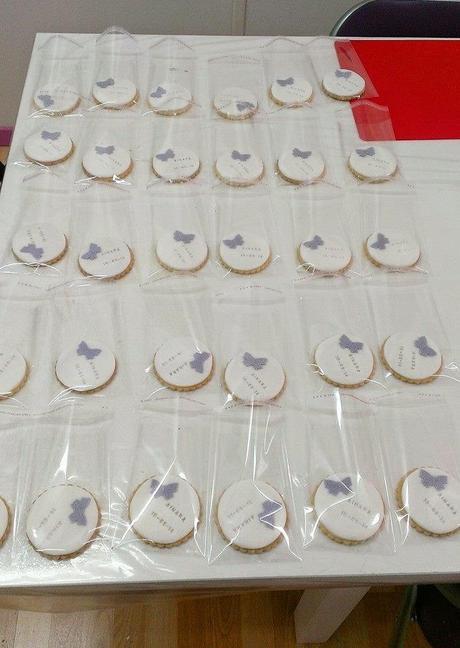 Tarta y galletas para la comunión de Ainara