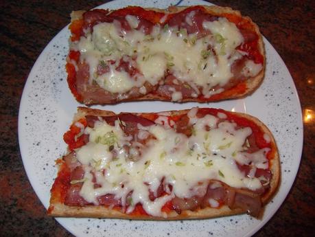 PANINIS DE BACON Y QUESO