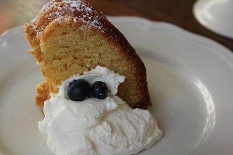 Bizcocho Cremoso de Mascarpone con Nata al Aroma de Vainilla.