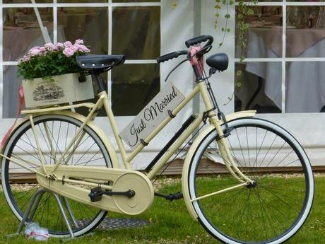 Pon una bicicleta vintage en la decoración de tu boda