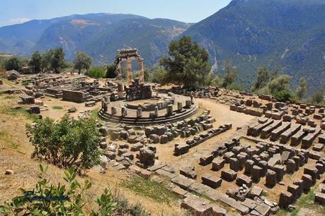 TEMPLO DE APOLO Y ORACULO DE DELFOS