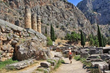 TEMPLO DE APOLO Y ORACULO DE DELFOS