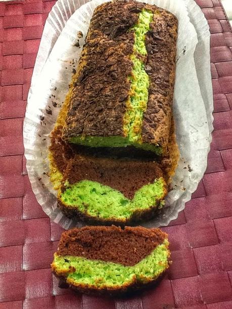 BROWNIE CON QUESO Y AGUACATE