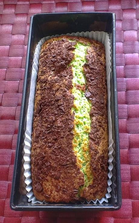 BROWNIE CON QUESO Y AGUACATE