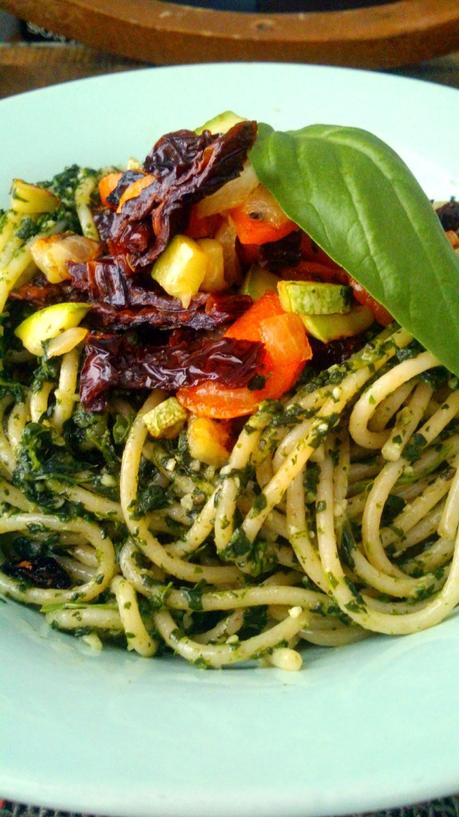 Pasta con pesto de espinacas