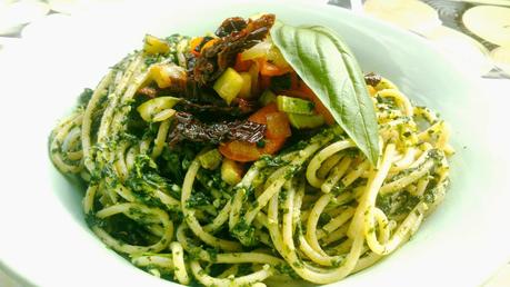 Pasta con pesto de espinacas