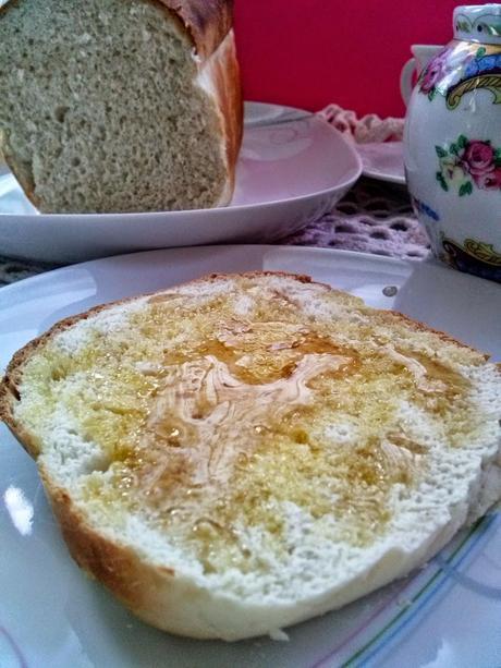 Pan de Molde a la Miel  y Tostadas con Aceite de Oliva Virgen y Miel