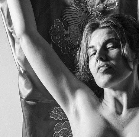 Carina Sedevich (15): Como segando un cariño oscuro (d):