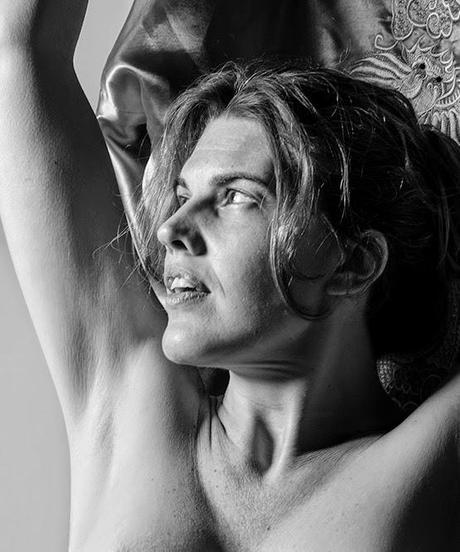 Carina Sedevich (15): Como segando un cariño oscuro (d):