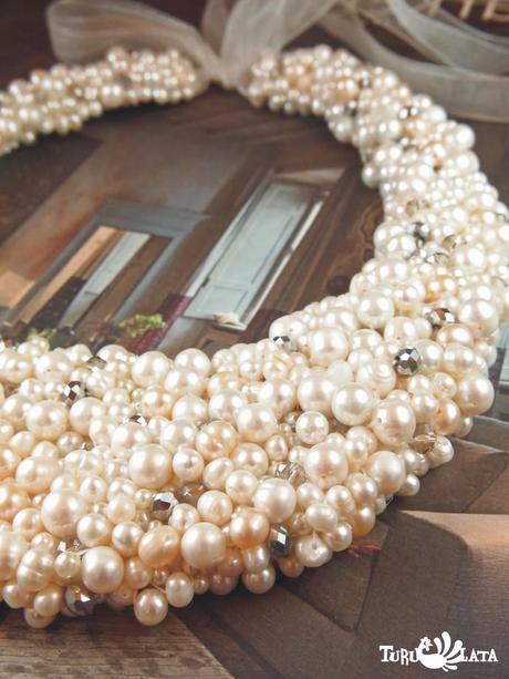 EL COLLAR DE AFRODITA