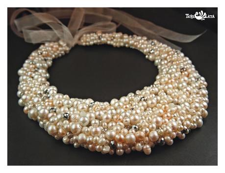 EL COLLAR DE AFRODITA