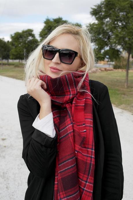MUST HAVE: TARTAN SCARF MUST HAVE: TARTAN SCARF