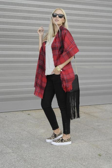 MUST HAVE: TARTAN SCARF MUST HAVE: TARTAN SCARF