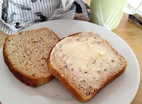 recetas delikatissen recetas caseras pan recetas caseras de pan pan para desayunos y meriendas pan delikatissen pan de molde integral receta Pan de molde integral de centeno y semillas de lino pan de molde hecho en casa pan de molde con semillas pan casero amapola y sésamo 