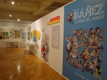 Exposición de Francisco Ibañez , en el Círculo de Bellas Artes, en Madrid