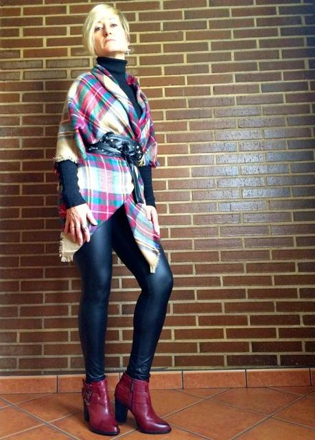 Black Friday con Poncho tartán.