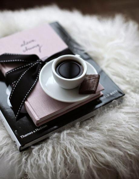 San Viernes en black