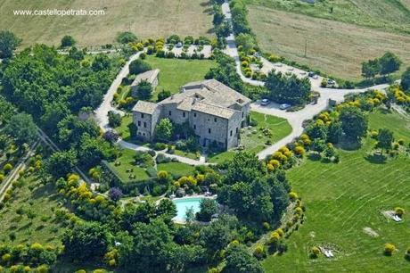 Casa de campo hecha de piedra en Umbria
