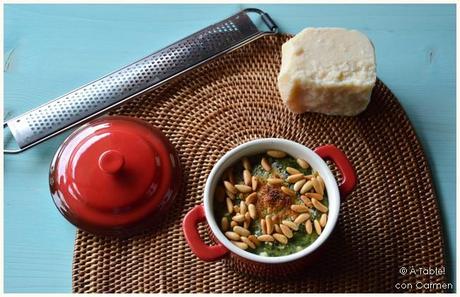 Espinacas a la Crema con Piñones