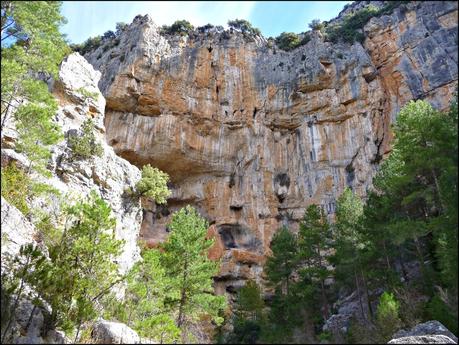 Caminando por la Rambla Celumbres (Portell de Morella)