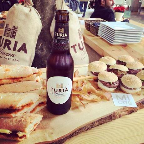 SHOPENING NIGHT: Winter 2014 - Blogger Oficial! Foto: Mimos bloggeriles #ShopeningNight #brunch #blogging #valencia #CervezaTuria #MiClub #misspersonalchopped Turia Marzen VALENCIA SHOPENING NIGHT