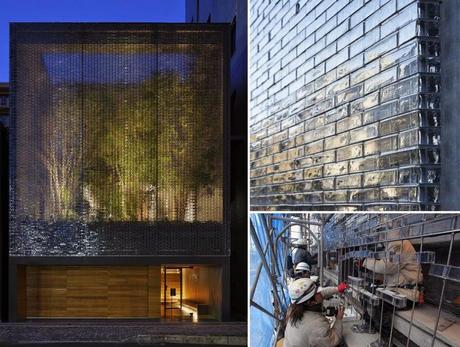 6000 piezas de vidrio a modo de fachada en esta vivienda con jardín interior en Japón