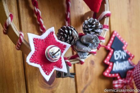 DIY: Cómo hacer una corona de Navidad con un bastidor