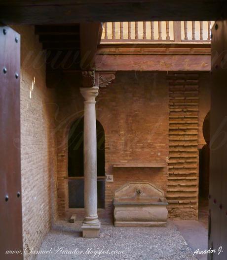 La ALHAMBRA de GRANADA: PALACIO DE CARLOS V y alrededores.