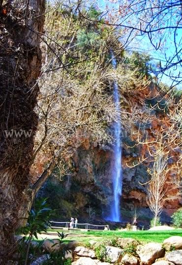 Navajas, entre la naturaleza, la leyenda y su arquitectura