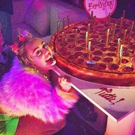 Fiesta 22 cumpleaños Miley Cyrus 