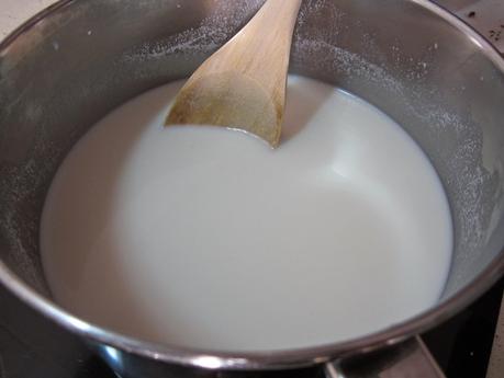 SOPA DE ALMENDRAS CON PASTA DE ALMENDRAS DE MAZAPANES BARROSO